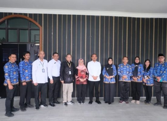 Wali Kota Tanjungbalai Terima Audiensi Tim Monev KLH, Bahas Strategi Pengelolaan Sampah Berkelanjutan