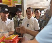 Cek Lapangan, Wadirut Bulog Pastikan Harga Minyakita Sesuai HET di Medan