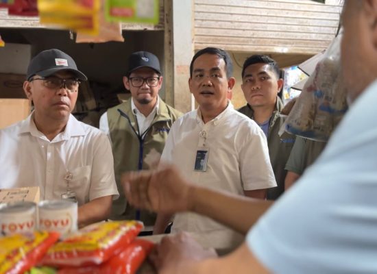 Cek Lapangan, Wadirut Bulog Pastikan Harga Minyakita Sesuai HET di Medan