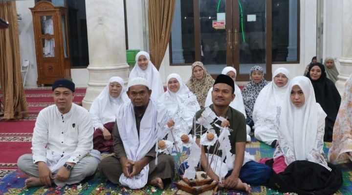 Jemaah Masjid As Salamah Gelar Doa Bersama dan Tepung Tawar Wali Kota Tanjungbalai dan Istri Jelang Berangkat Haji