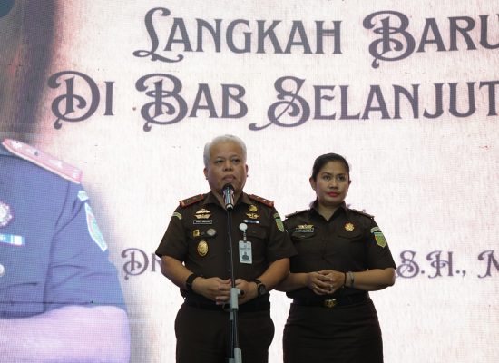 Momen Haru Warnai Perpisahan Pegawai Kejati Sumut dengan Dr. Harli Siregar