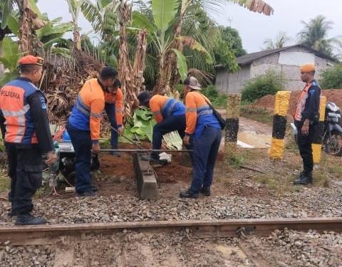 KAI Divre I Sumut Tertibkan 25 Perlintasan Sebidang, Perkuat Keselamatan Perjalanan Kereta