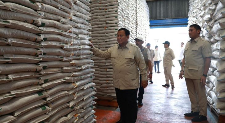 Gudang BULOG Penuh, Presiden Prabowo Pastikan Negara Hadir Jaga Ketahanan Pangan