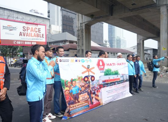 Momentum Libur Panjang Hari Buruh, KAI Divre I Sumut dan SPKA Sosialisasikan Keselamatan Perlintasan di Medan