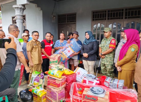 Wabup Atika Azmi Tinjau Langsung Kebakaran Lumban Pinasa, Pastikan Bantuan Pemkab Madina Tersalurkan Cepat