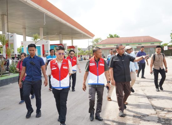 Pertamina, DPR RI, dan BPH Migas Tinjau SPBU di Riau, Pastikan Distribusi BBM Lancar