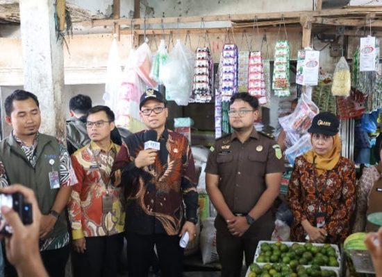 Pastikan Pasokan dan Harga Pangan Jelang Idul Adha Aman, Plh Wali Kota Tanjungbalai Sidak Pasar Tradisional