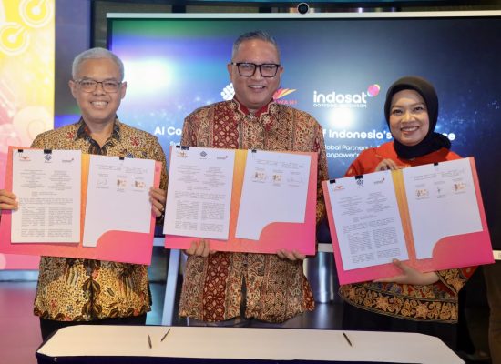 Indosat, Wadhwani, dan Kemnaker Teken MoU Cetak 1 Juta Talenta Digital Indonesia melalui AI