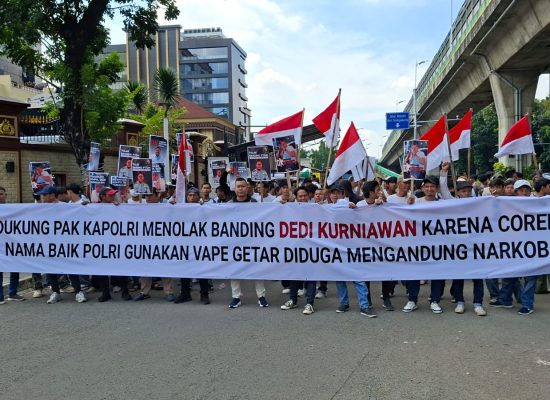 Gelar Aksi Ketiga, Massa Desak Kapolri Tolak Banding dan Pidanakan Kompol Dedi Kurniawan