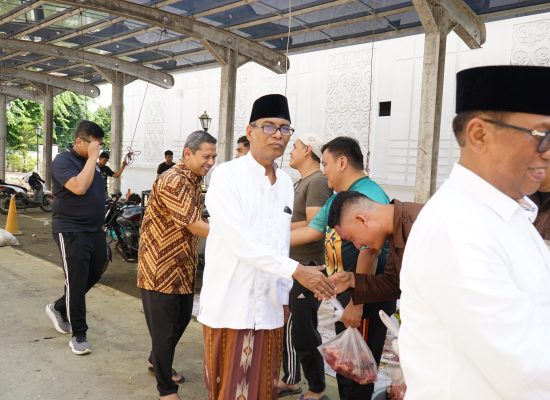 Kejati Sumut Bersama Pegawai dan Insan Pers Rayakan Idul Adha dengan Berbagi Kurban