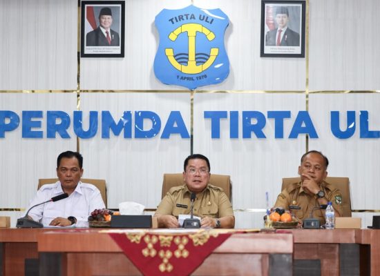 Wali Kota Wesly Hadiri Rapat Laporan Tahunan Perumda Tirta Uli, Laba 2025 Capai Rp2,8 Miliar