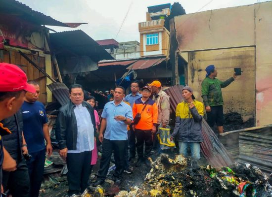 Wali Kota Wesly Tinjau Lokasi Kebakaran Pasar Dwikora