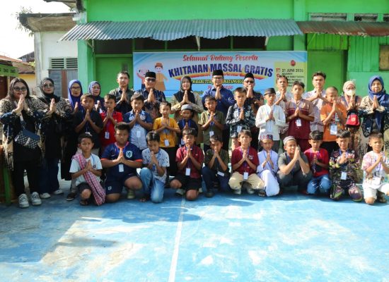 Wali Kota Wesly Diwakili Wakil Wali Kota Hadiri Khitanan Massal Gratis STM Babuttaqwa