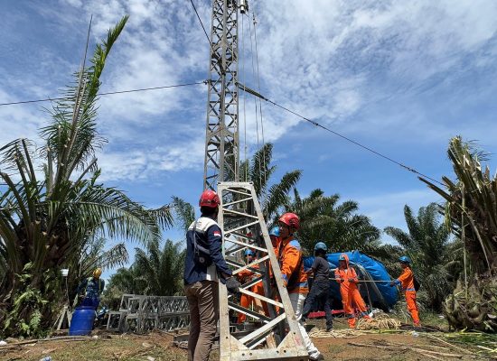 Pemulihan Listrik Sumut Dipercepat, PLN dan TNI AU Bersinergi Distribusikan Tower Emergency