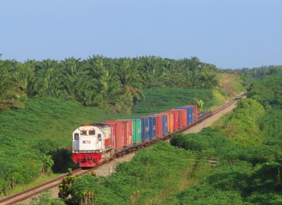 KAI Sumut Angkut 27.787 Ton Petikemas: Solusi Kemacetan dan Distribusi Hijau di Sumatera Utara