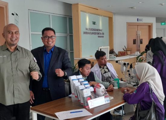 FKM UINSU Gelar Pengabdian Masyarakat Melalui Pemeriksaan Kesehatan Mata Gratis Bersama RS Khusus Mata SMEC