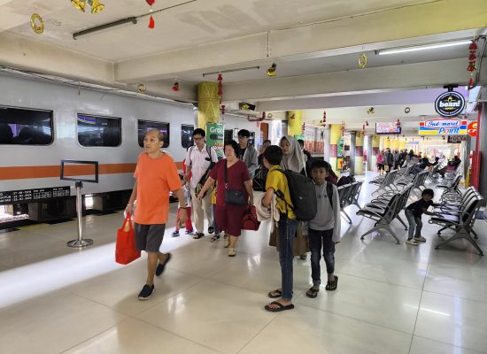 Hari Pertama Libur Sekolah, Penjualan Tiket Kereta Api Tembus 7.725 Tiket