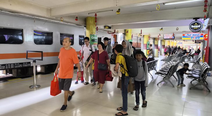 Hari Pertama Libur Sekolah, Penjualan Tiket Kereta Api Tembus 7.725 Tiket