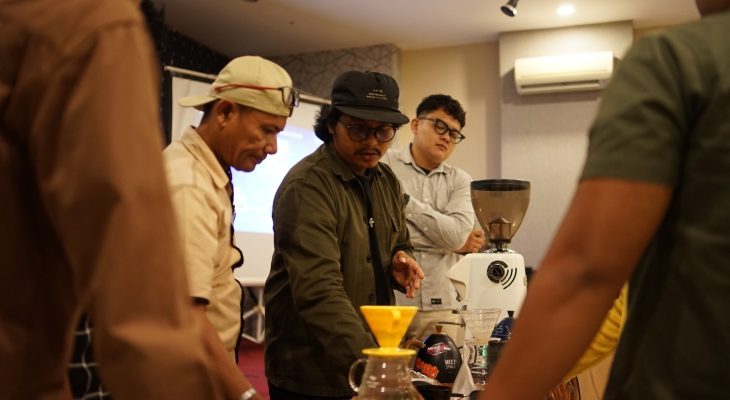 PLN Bekali 15 Pemuda Labuhanbatu Keterampilan dan Peralatan Usaha Barista