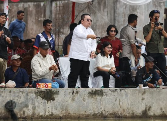 Lomba Mancing Bareng Wali Kota Wesly, Ketua TP PKK Ny Liswati Raih Juara 4
