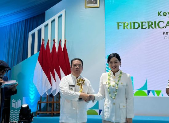 Catat Sejarah, Wali Kota Wesly Raih KEJAR Award 2026 dari OJK