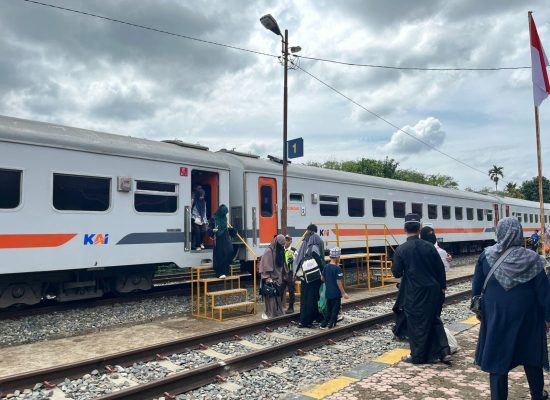 Maulid Menggerakkan Silaturahmi, Kereta Api Menghubungkan Keluarga di Sumatera Utara
