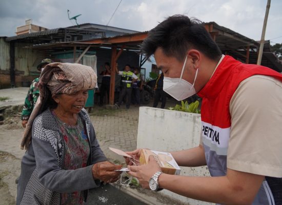 Erupsi Gunung Sinabung, Pertamina Salurkan 5.695 Masker untuk Warga Karo