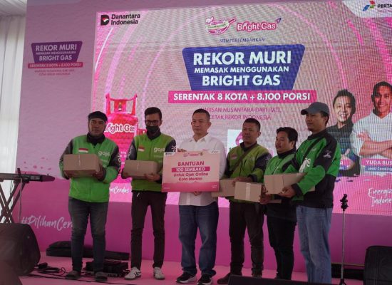 Pertamina Patra Niaga Sumbagut Sukseskan Rekor MURI Memasak dengan Bright Gas di Medan