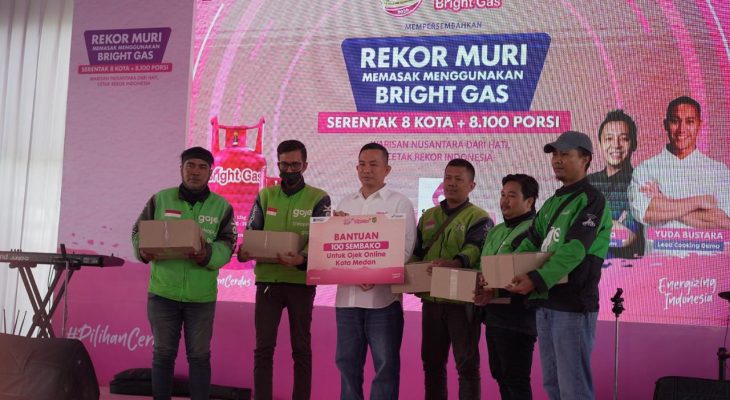 Pertamina Patra Niaga Sumbagut Sukseskan Rekor MURI Memasak dengan Bright Gas di Medan