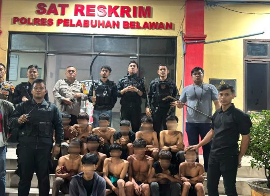Polres Pelabuhan Belawan Gulung 13 Pemuda Geng Motor dan Tawuran, Sita 4 Sajam & Ketapel