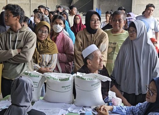 Penyaluran Bantuan Pangan Rampung, 3.540 Warga Sarirejo, Medan Polonia Terima 30 Kilogram Beras Dari BPN