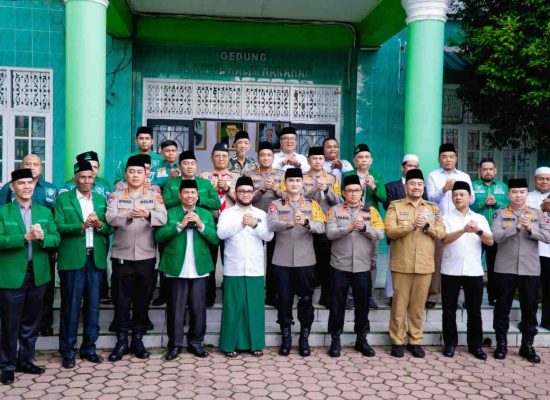 Bangun Sinergitas, Kapolda dan Ketua Al Washliyah Sumut Sinergi Antinarkoba Hingga Subuh Keliling Bersama