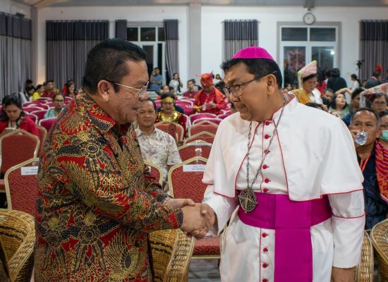 Hadiri Pembukaan Pesparani Katolik Tingkat Sumut, Uskup Apresiasi Wali Kota Wesly