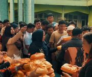 Jumat Berkah, Pemuda Pancasila Medan Area Berbagi Paket Makanan untuk Warga