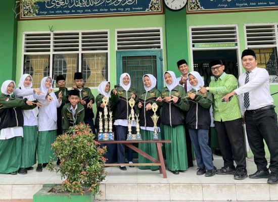 Sinergi SMP dan MTs Berbuah Manis, PASKOMSAT Al-Washliyah Medan Borong Dua Gelar